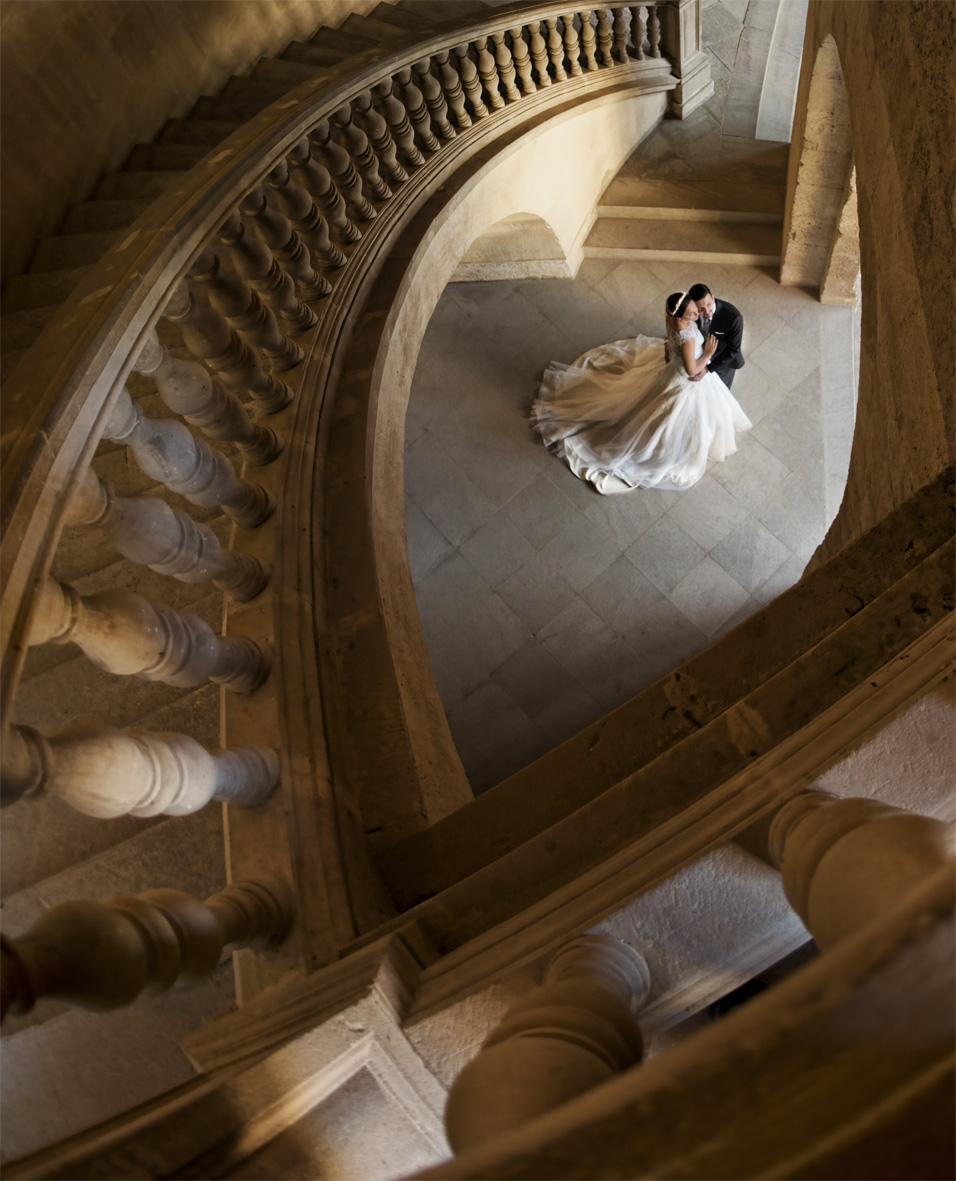 Post-boda Granada escaleras Carlos V